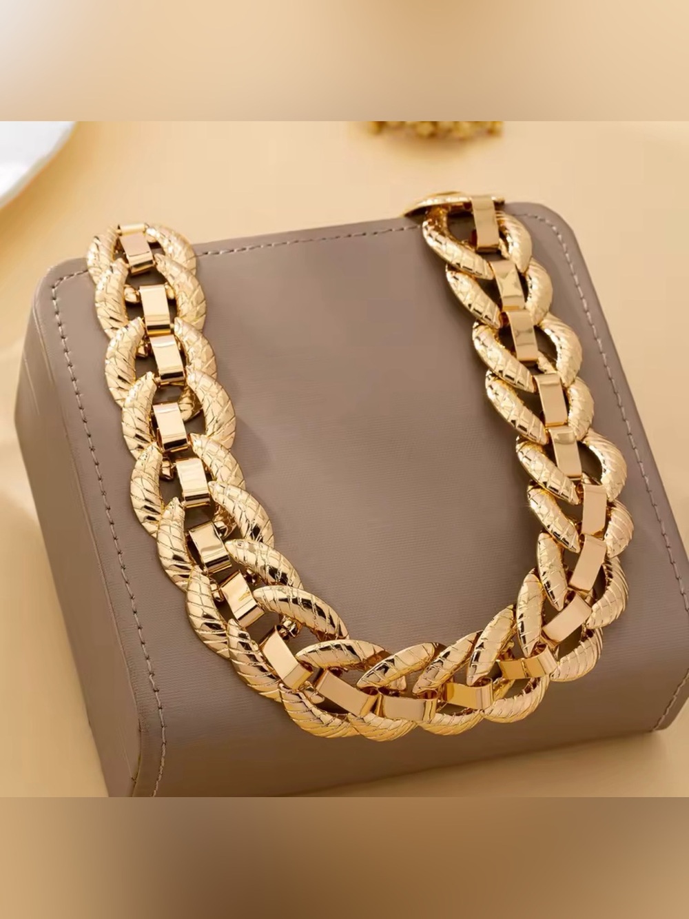 Classic Unique Gold Chunky Chain Necklace - Bold Statement
